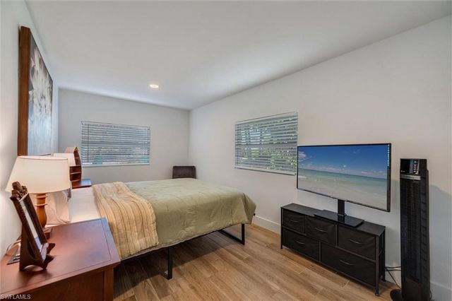 2432 Lake AVE, Naples, FL 34112