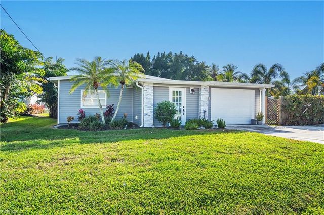 2432 Lake AVE, Naples, FL 34112