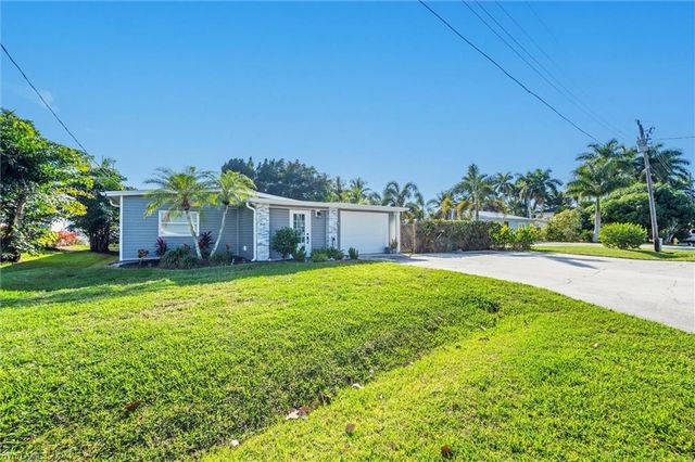 2432 Lake AVE, Naples, FL 34112