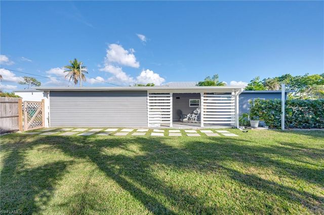 2432 Lake AVE, Naples, FL 34112