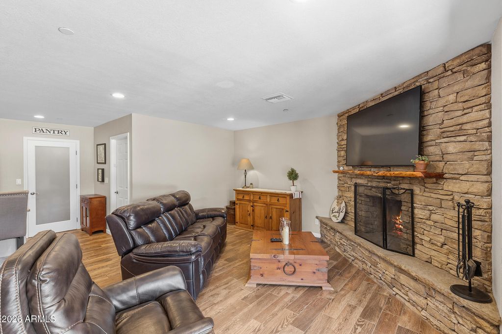 7525 E LARKSPUR Drive, Scottsdale, AZ 85260 — photo 5