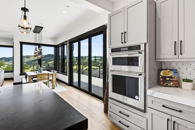 3938 Shelter Glen Way, Santa Rosa, CA 95404