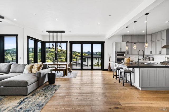 3938 Shelter Glen Way, Santa Rosa, CA 95404