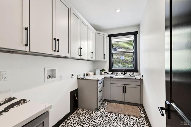 3938 Shelter Glen Way, Santa Rosa, CA 95404