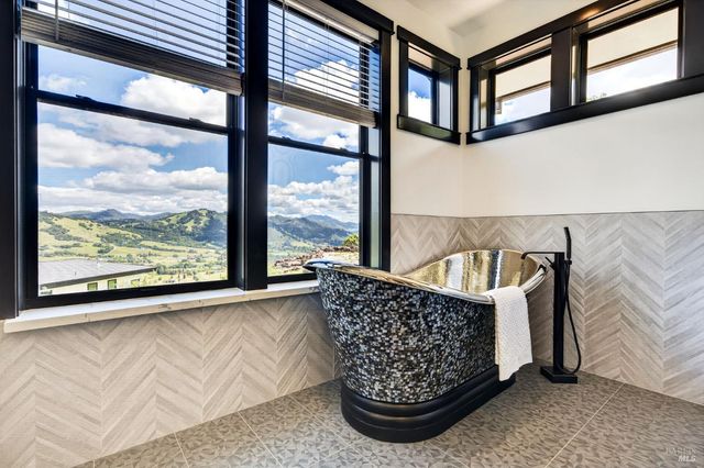 3938 Shelter Glen Way, Santa Rosa, CA 95404