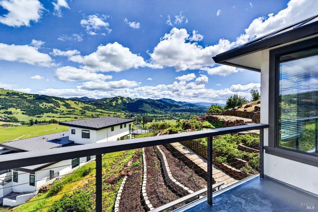 3938 Shelter Glen Way, Santa Rosa, CA 95404