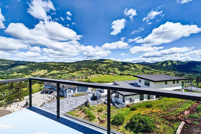 3938 Shelter Glen Way, Santa Rosa, CA 95404