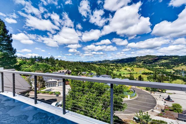 3938 Shelter Glen Way, Santa Rosa, CA 95404