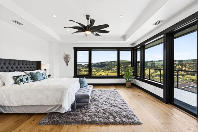 3938 Shelter Glen Way, Santa Rosa, CA 95404