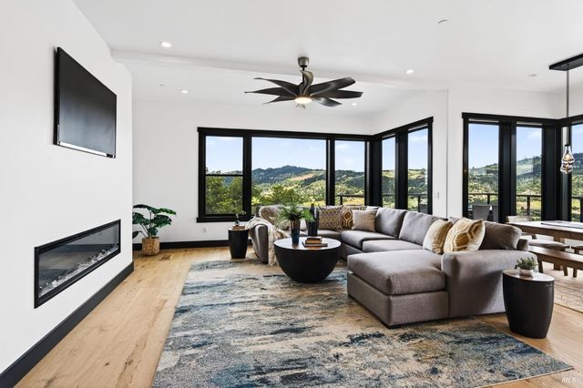 3938 Shelter Glen Way, Santa Rosa, CA 95404