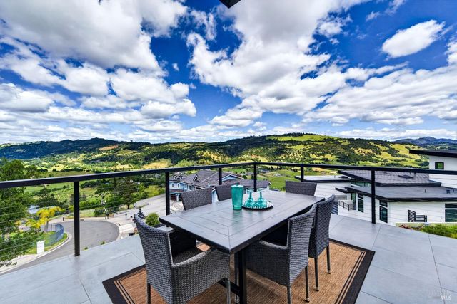 3938 Shelter Glen Way, Santa Rosa, CA 95404