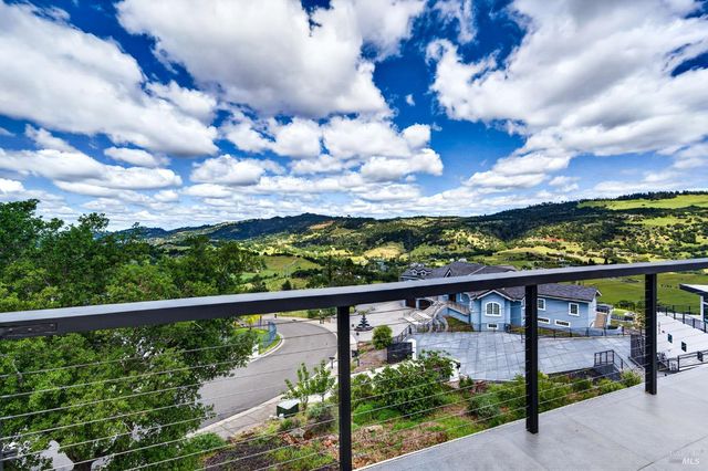 3938 Shelter Glen Way, Santa Rosa, CA 95404