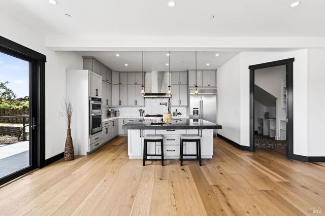 3938 Shelter Glen Way, Santa Rosa, CA 95404