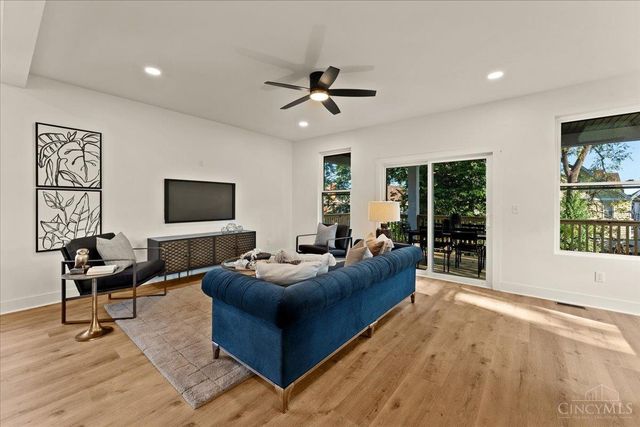 1570 St Leger Place, Cincinnati, OH 45207