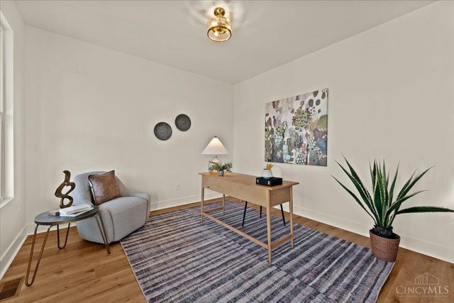1570 St Leger Place, Cincinnati, OH 45207