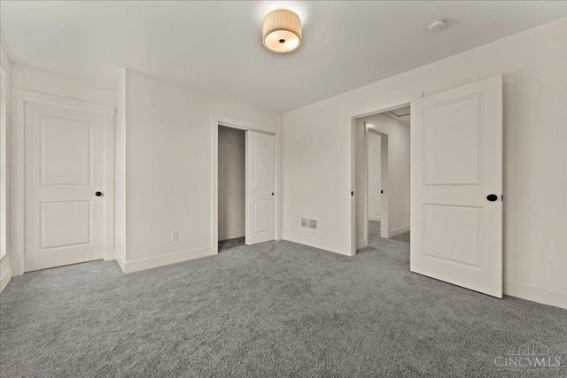 1570 St Leger Place, Cincinnati, OH 45207