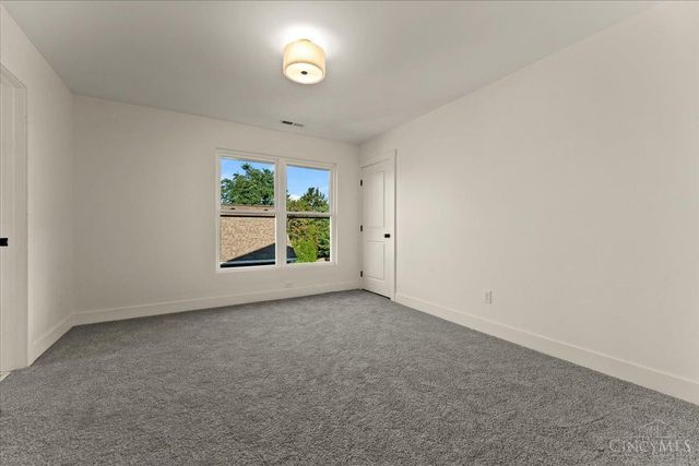 1570 St Leger Place, Cincinnati, OH 45207