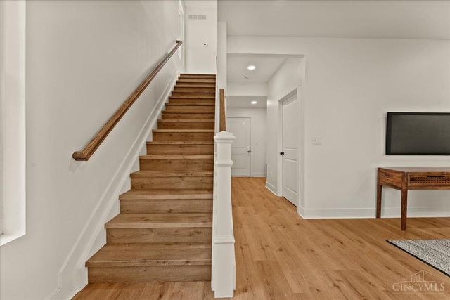 1570 St Leger Place, Cincinnati, OH 45207
