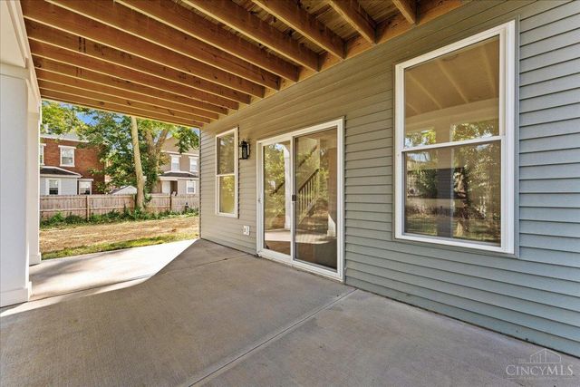 1570 St Leger Place, Cincinnati, OH 45207