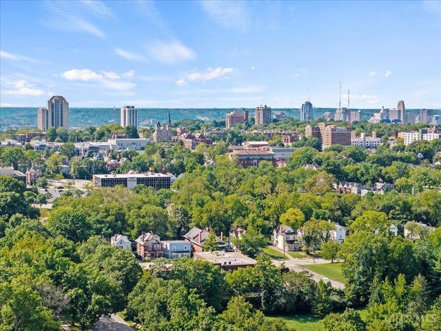 1570 St Leger Place, Cincinnati, OH 45207