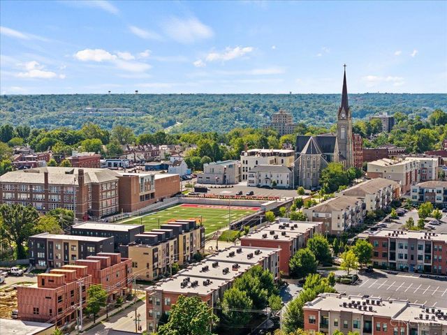 1570 St Leger Place, Cincinnati, OH 45207
