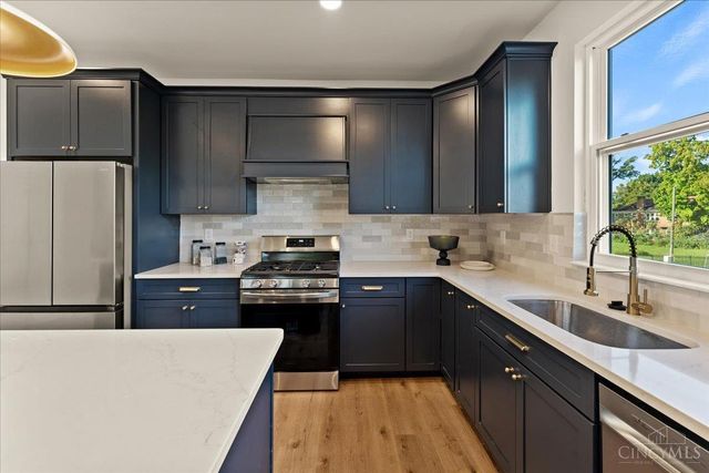 1570 St Leger Place, Cincinnati, OH 45207