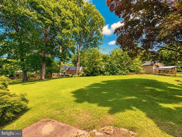 2415 RAMBLER RD, Wilmington, DE 19810