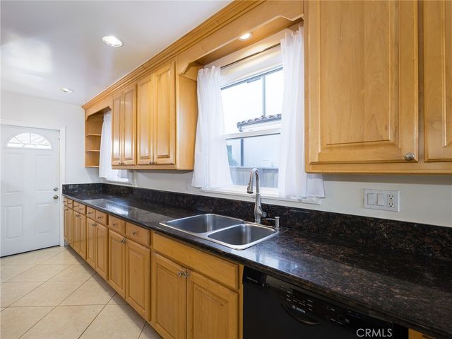 7024 Alverstone, Los Angeles, CA 90045