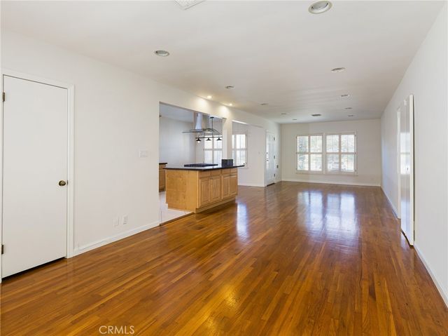 7024 Alverstone, Los Angeles, CA 90045