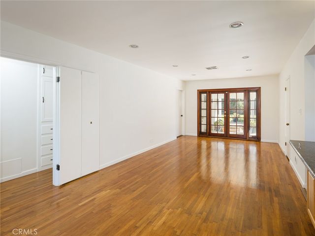 7024 Alverstone, Los Angeles, CA 90045