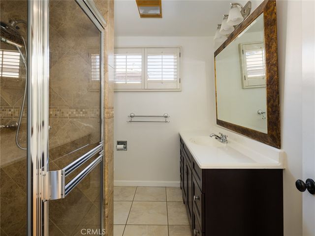 7024 Alverstone, Los Angeles, CA 90045