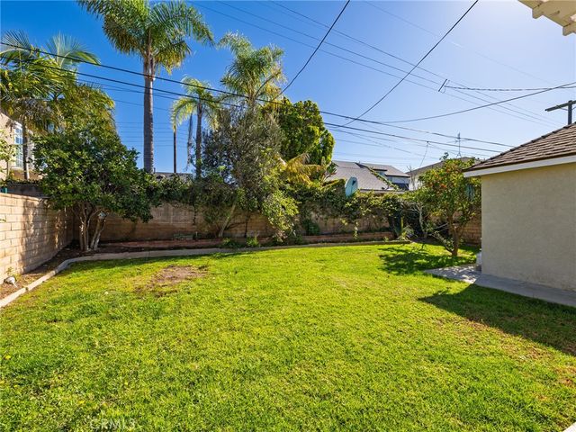 7024 Alverstone, Los Angeles, CA 90045
