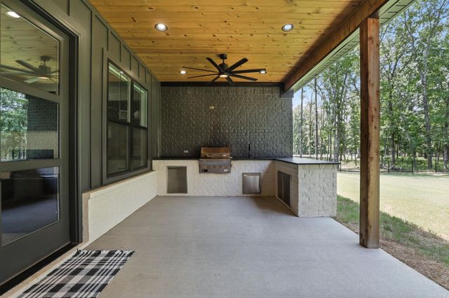 2009 Sunstone Drive, Alexander, AR 72002