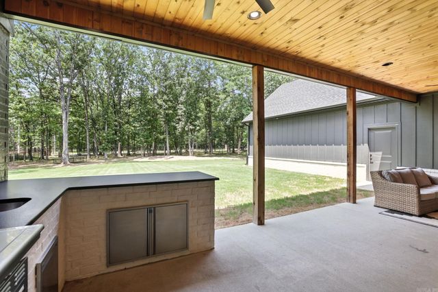 2009 Sunstone Drive, Alexander, AR 72002