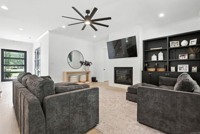 2009 Sunstone Drive, Alexander, AR 72002