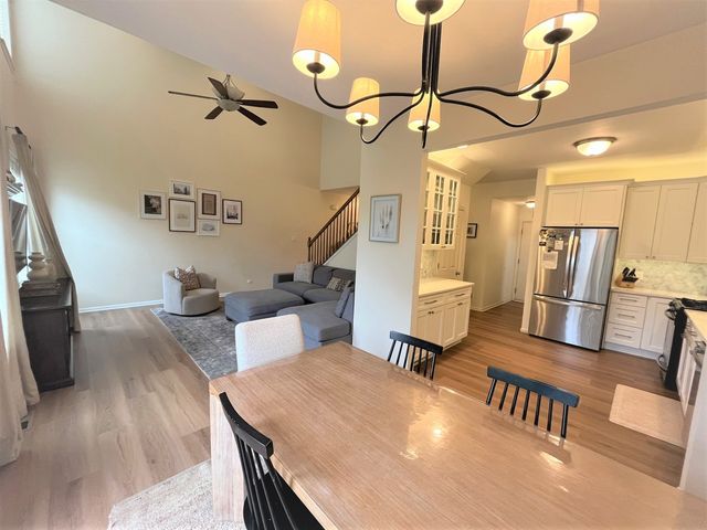 852 Beech Drive, Elgin, IL 60120