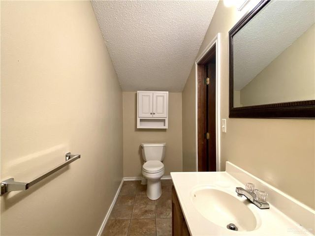 3000 Spur Drive J9, Mission, TX 78574