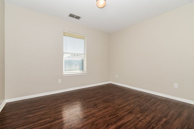 1818 Willowbrook Drive, Terrell, TX 75160