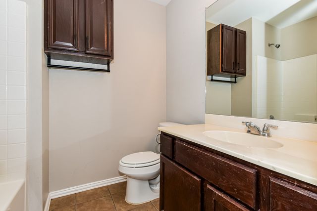 1818 Willowbrook Drive, Terrell, TX 75160