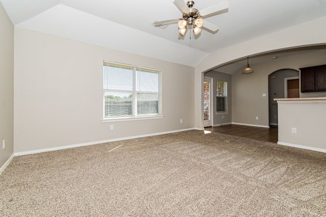 1818 Willowbrook Drive, Terrell, TX 75160