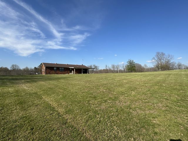 552 Pea Ridge Rd, Chestnut Mound, TN 38552