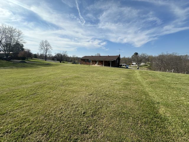 552 Pea Ridge Rd, Chestnut Mound, TN 38552