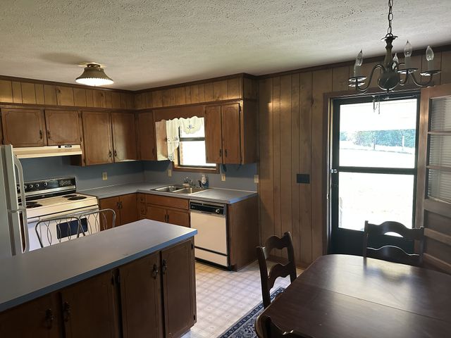 552 Pea Ridge Rd, Chestnut Mound, TN 38552