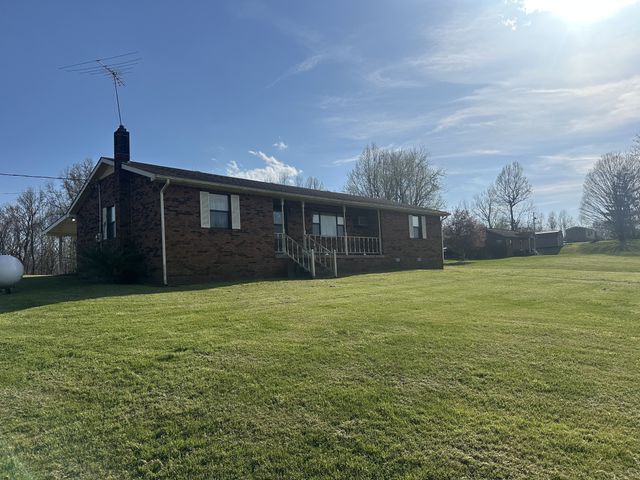 552 Pea Ridge Rd, Chestnut Mound, TN 38552