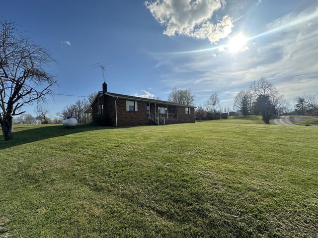 552 Pea Ridge Rd, Chestnut Mound, TN 38552