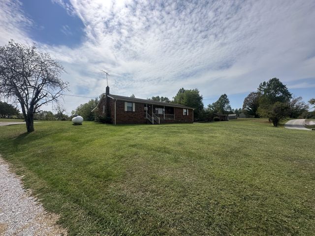 552 Pea Ridge Rd, Chestnut Mound, TN 38552