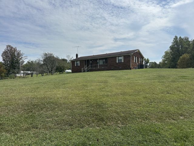 552 Pea Ridge Rd, Chestnut Mound, TN 38552