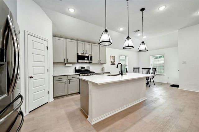 757 Cherrystone LOOP, Buda, TX 78610