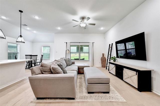 757 Cherrystone LOOP, Buda, TX 78610