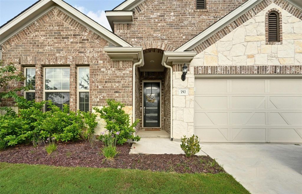 757 Cherrystone LOOP, Buda, TX 78610